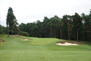 St Georges Hill 12th Approach